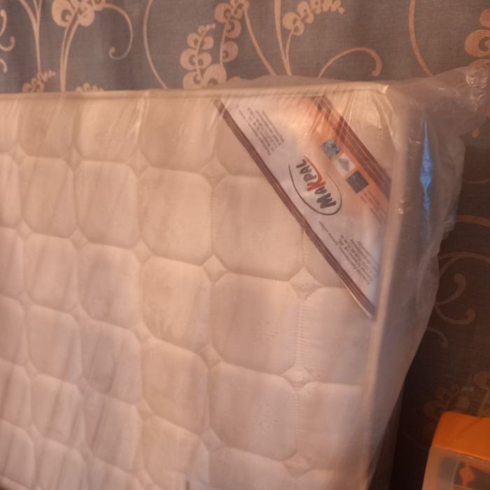 Матрас почти новый подарю