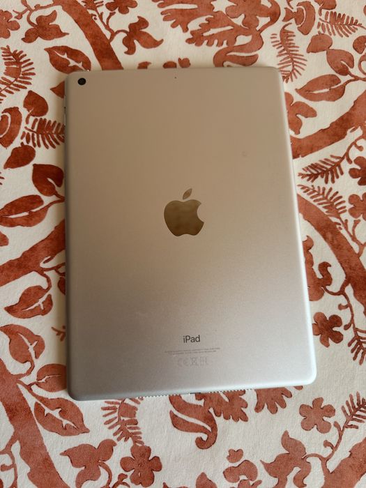 Продам iPad 6 на 32GB