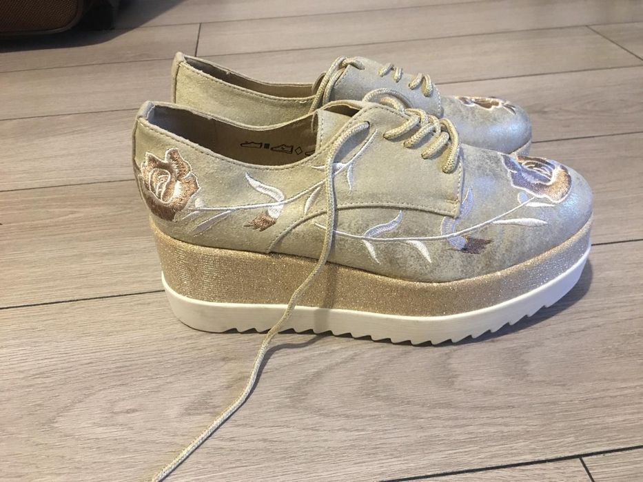 Женская обувь 38 размер