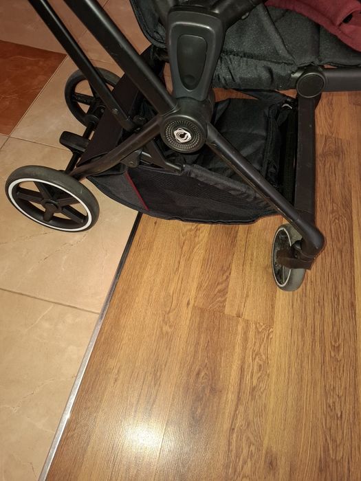 Cărucior 2 în 1 , stare bună , coccolle