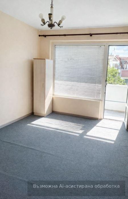 Тристаен апартамент  в гр.Варна, Завод Дружба!