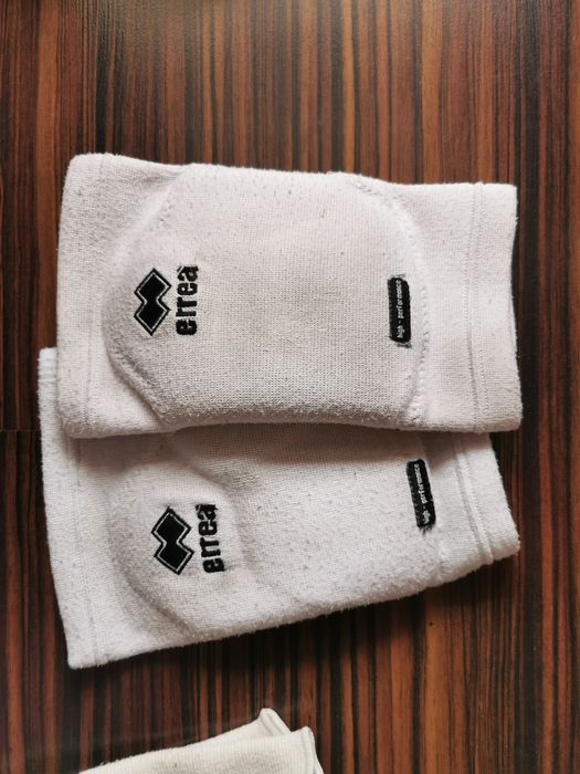 Волейболни наколенки