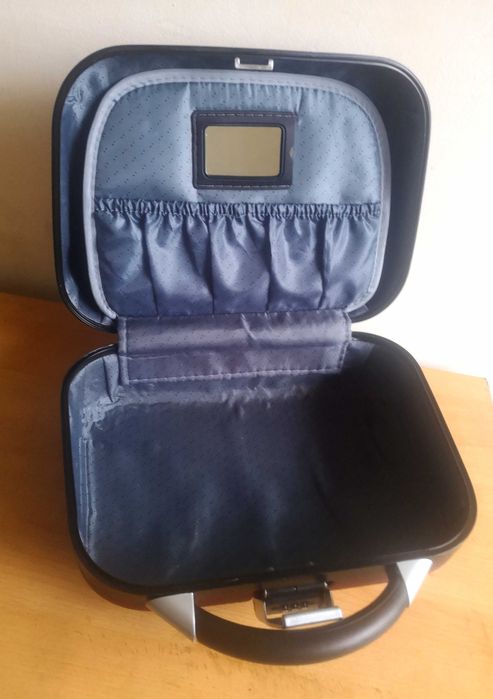 Geantă depozitare cosmetice