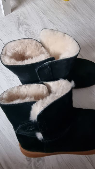 Cizme Ugg fetite