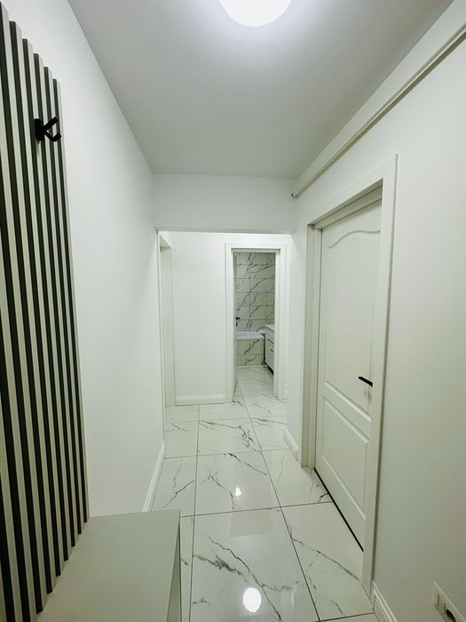 Apartament 3 camere, balcon, etaj 2, 380 EUR