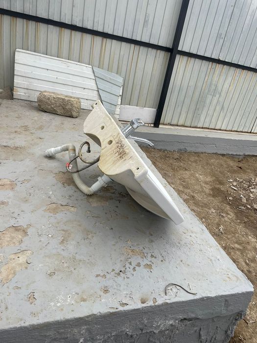 Раковина керамическая