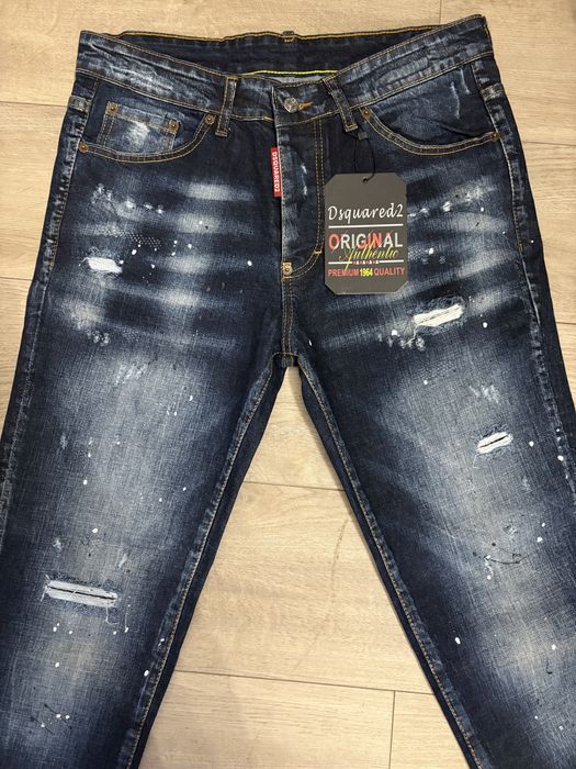 Blugi Dsquared 2 , noi cu eticheta