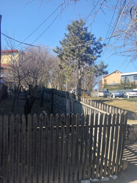 Vând casă pe strada Trivale