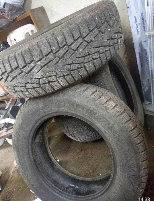 Продам зимние  шины 225/65/17