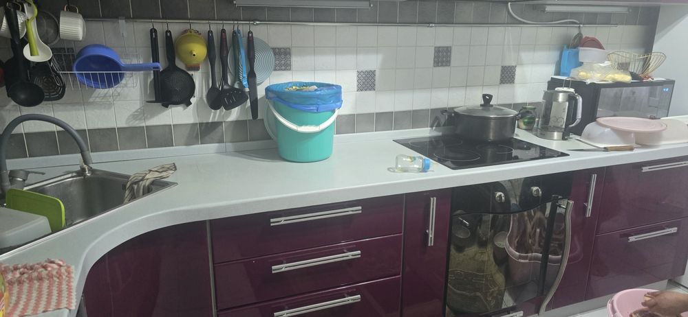 Продается кухонный гарнитур.