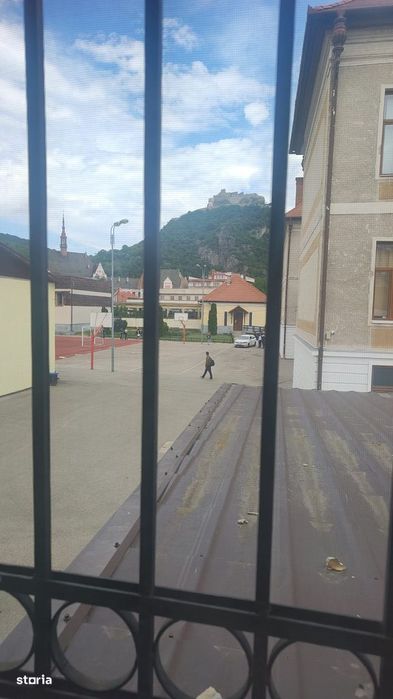 De vanzare/inchiriere apartamentin vila,zona liceul Decebal — fotografia 1