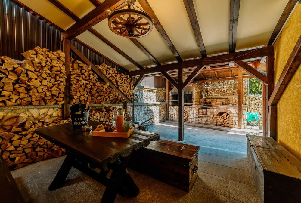Cazare Azuga | Iris Chalet | 12 persoane | Jacuzzi | Pârtia Sorica