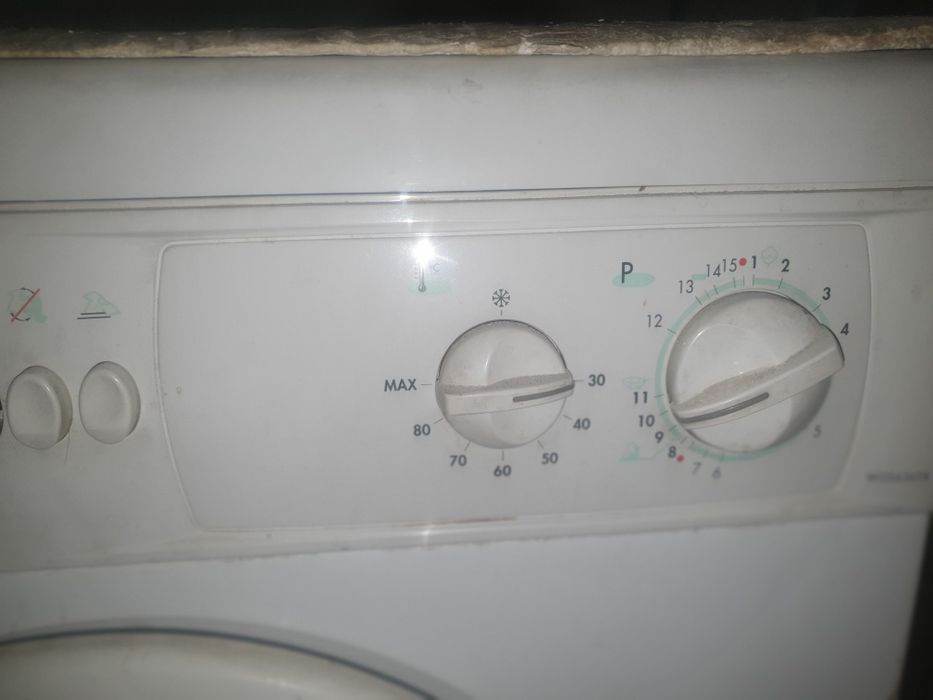 Продам стиральную машину Indesit