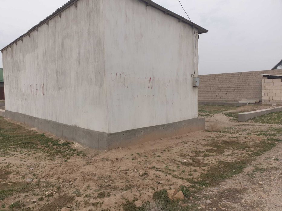 Ховли уй сотилади