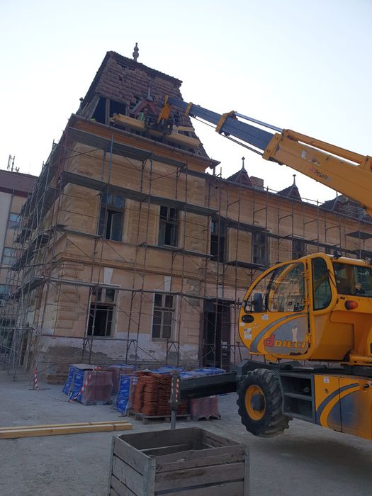 Închiriez manitou