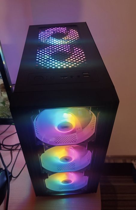 PC Gaming Intel i7 | Sapphire RX 580 4GB | 16GB RAM | SSD + HDD | Carcasă RGB