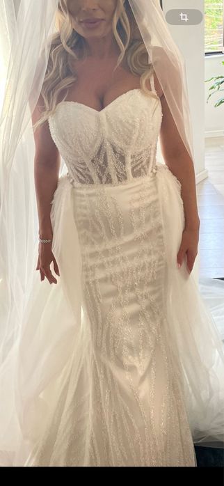 Rochie de mireasa XS, perfecta pentru fete mici de inaltime