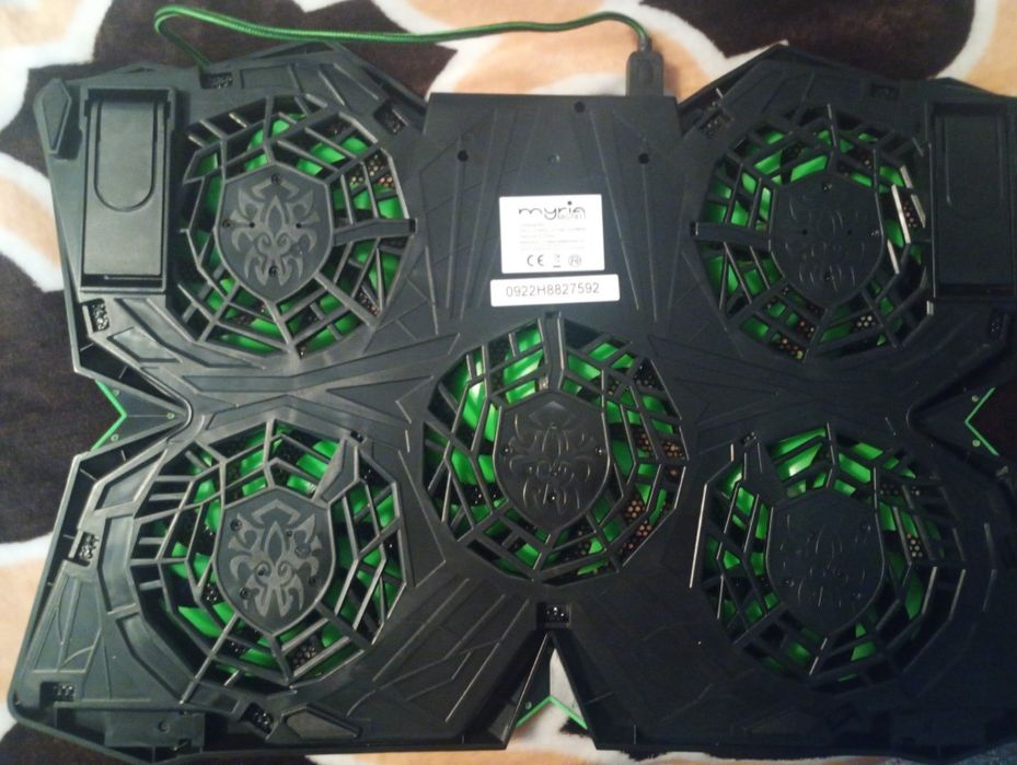 Vând Laptop Acer cu Cooling Fans