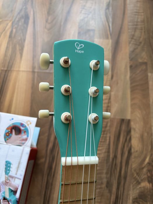 Две детски китари