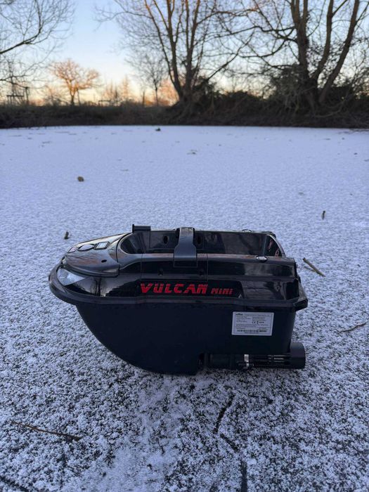 Лодка за захранка Boatman Vulcan mini
