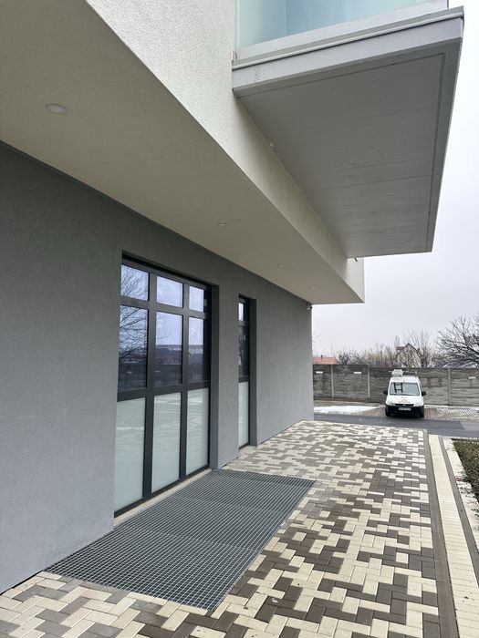 Inchiriez spatiu comercial in complexul grand hill residence oradea