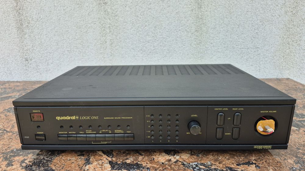 Vând quadral SURROUND SOUND PROCESSOR  model LOGIC ONE made in Germany 
made in Slovakia