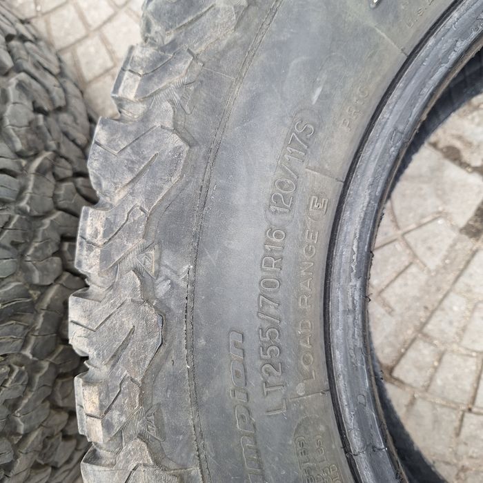 Гуми BFGOODRICH 255 70 16  гумите са два броя