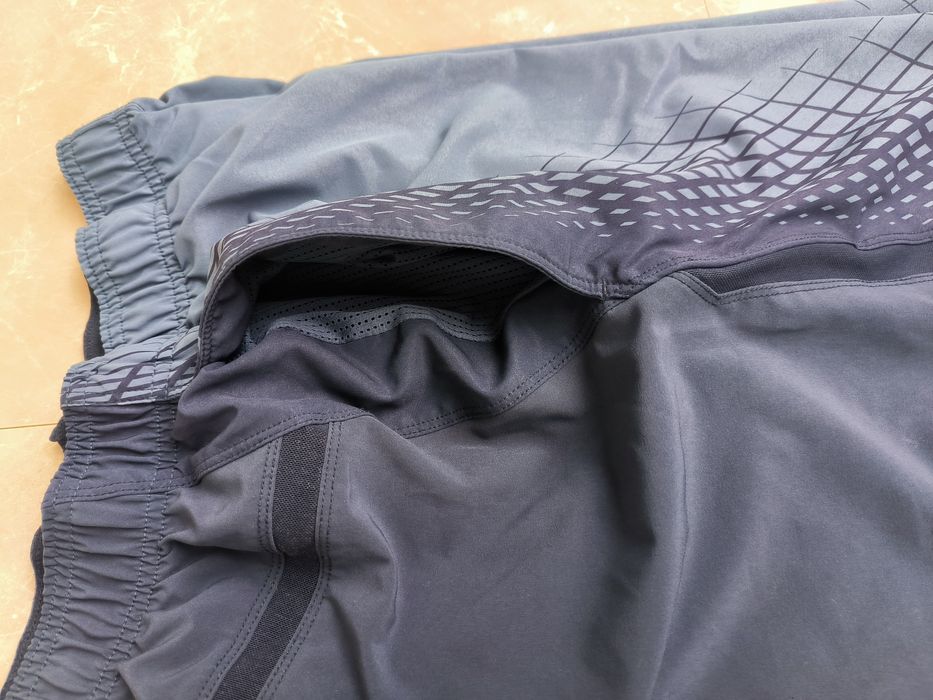 Nike къси панталони размер M