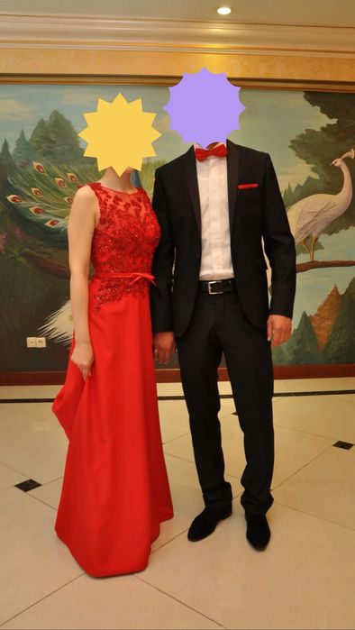 Нарядное вечернее платье со шлейфом