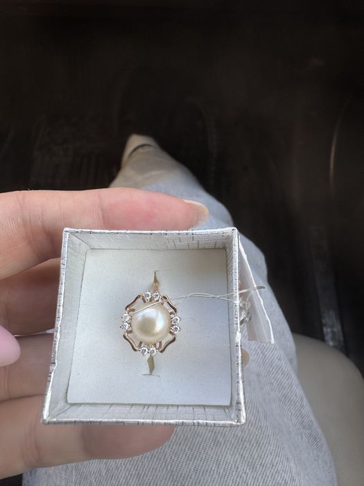 Золатая кольцо с жемчугом