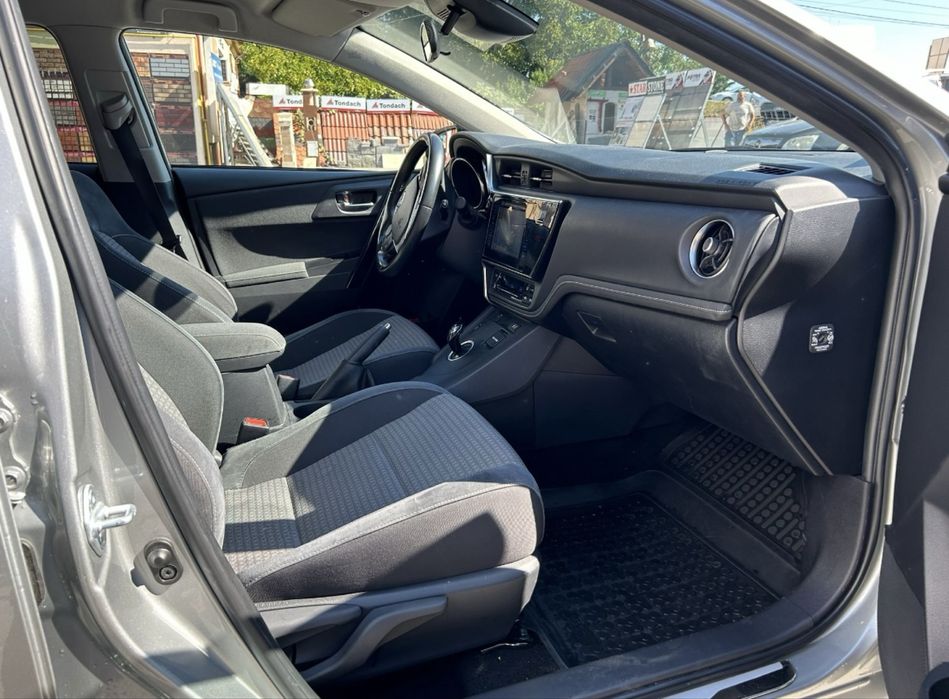 Inchiriez pt Uber/Bolt Toyota Auris Hybrid Colant GPL GAZ CLUJ Napoca