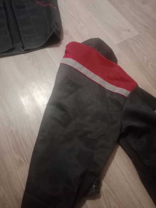 Продам спец одежду.