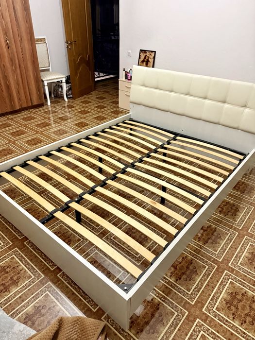 Кровать 200/160 + 2 тумбочки