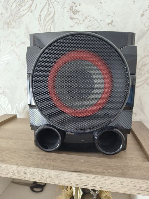 Продам муз,центр LG