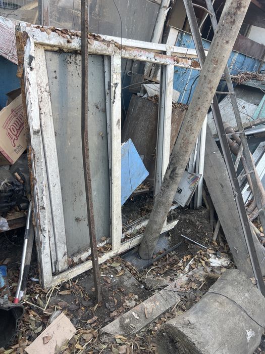Окна б/у  продам ,район барахолка