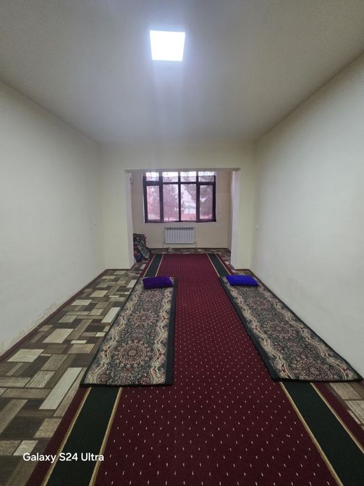 Termez shaharda 3 xonalik uy va qushimcha kochaga qaragan dukoni bn