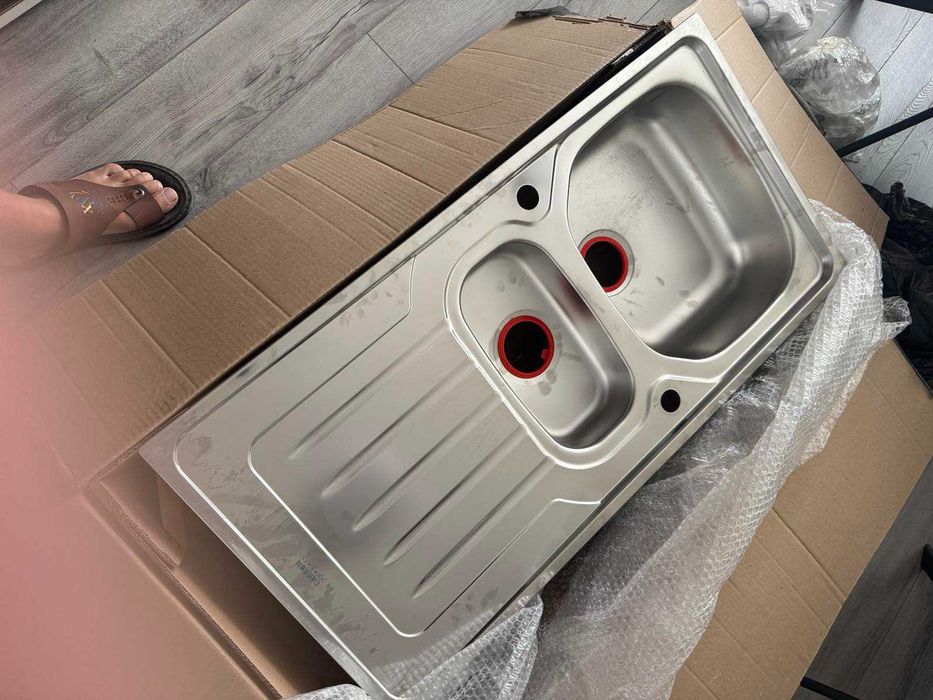 Продавам мивка и смесител