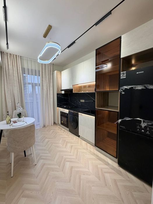 Продаётся 2 комнатная ЖК Poytaxt Residence 45квм;м2 ор-р: Ул.Махтумкул