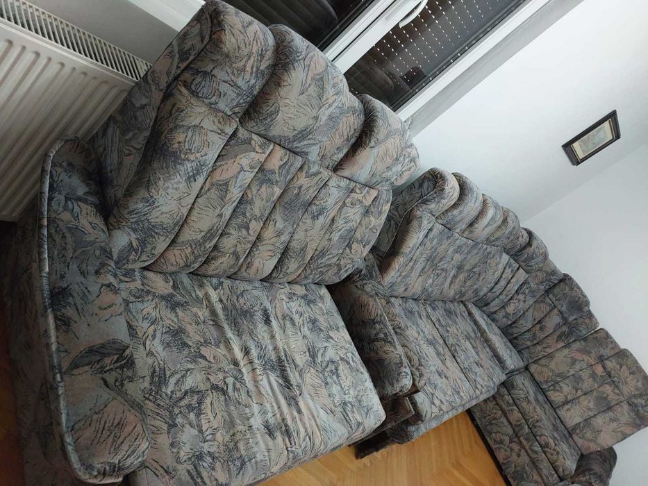 Colțar gri extensibil cu fotoliu-pat