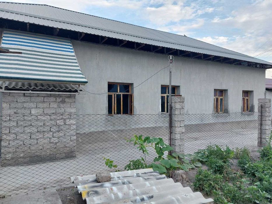 Таш. Обл. продается дом 55 соток. 4 комнаты