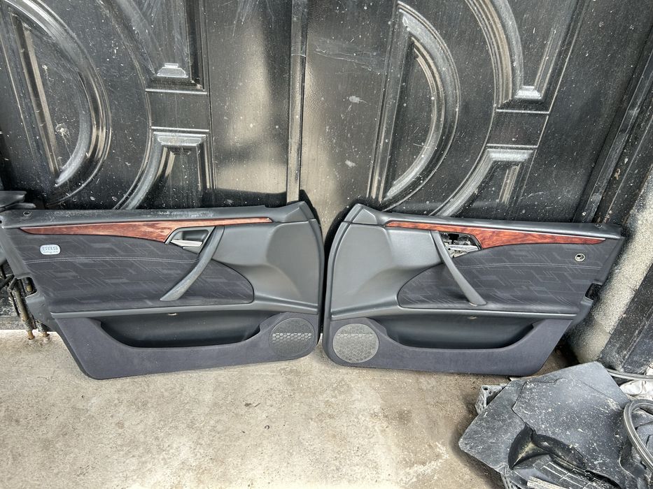 Обшивка Mercedes-Benz 210