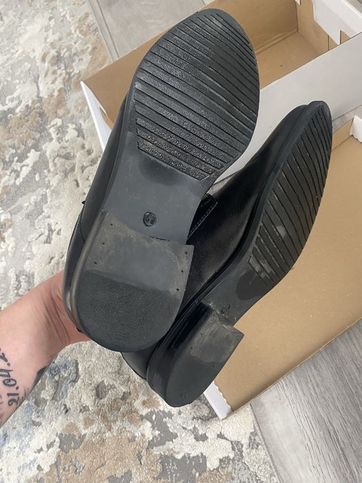 Vând pantofi eleganti purtati cateva ore