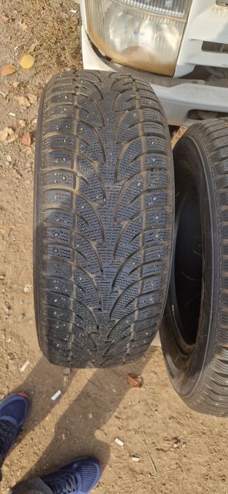 Продам зимние шины .