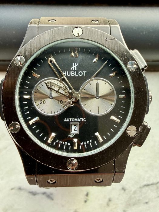 кварцов часовник Hublot