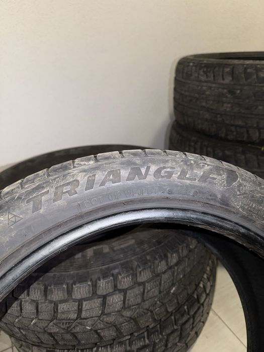 TRIANGLE 235/45/19!