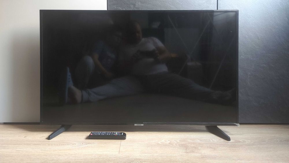 Телевизор SAMSUNG UE43NU7092 UXXH UHD Smart - За части