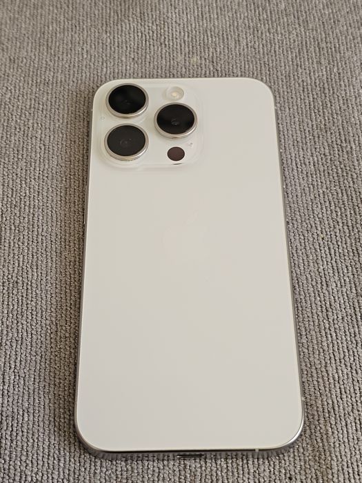 Продам iPhone 15pro память 1T