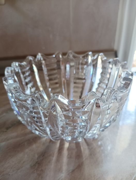 Продаётся вазочка хрустальная