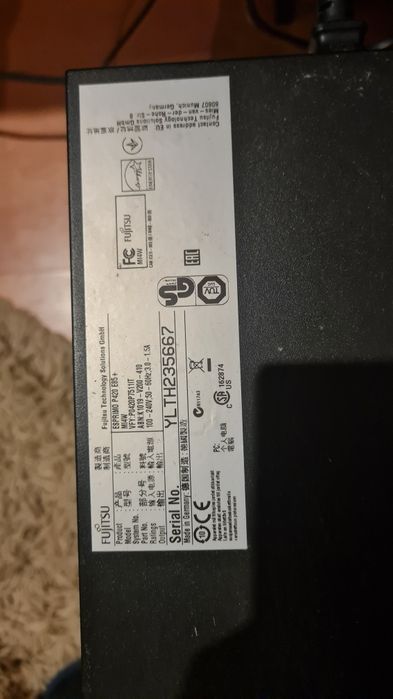 Desktop Fujitsu i5, 8GB ram + monitor Dell