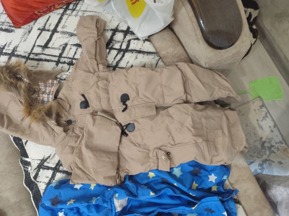 Продам куртки на 1-2 годик мальчик 

---

*Вариа